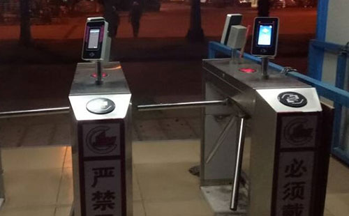 人臉識別進出管理除了智能??門禁之外，還有哪些功能？